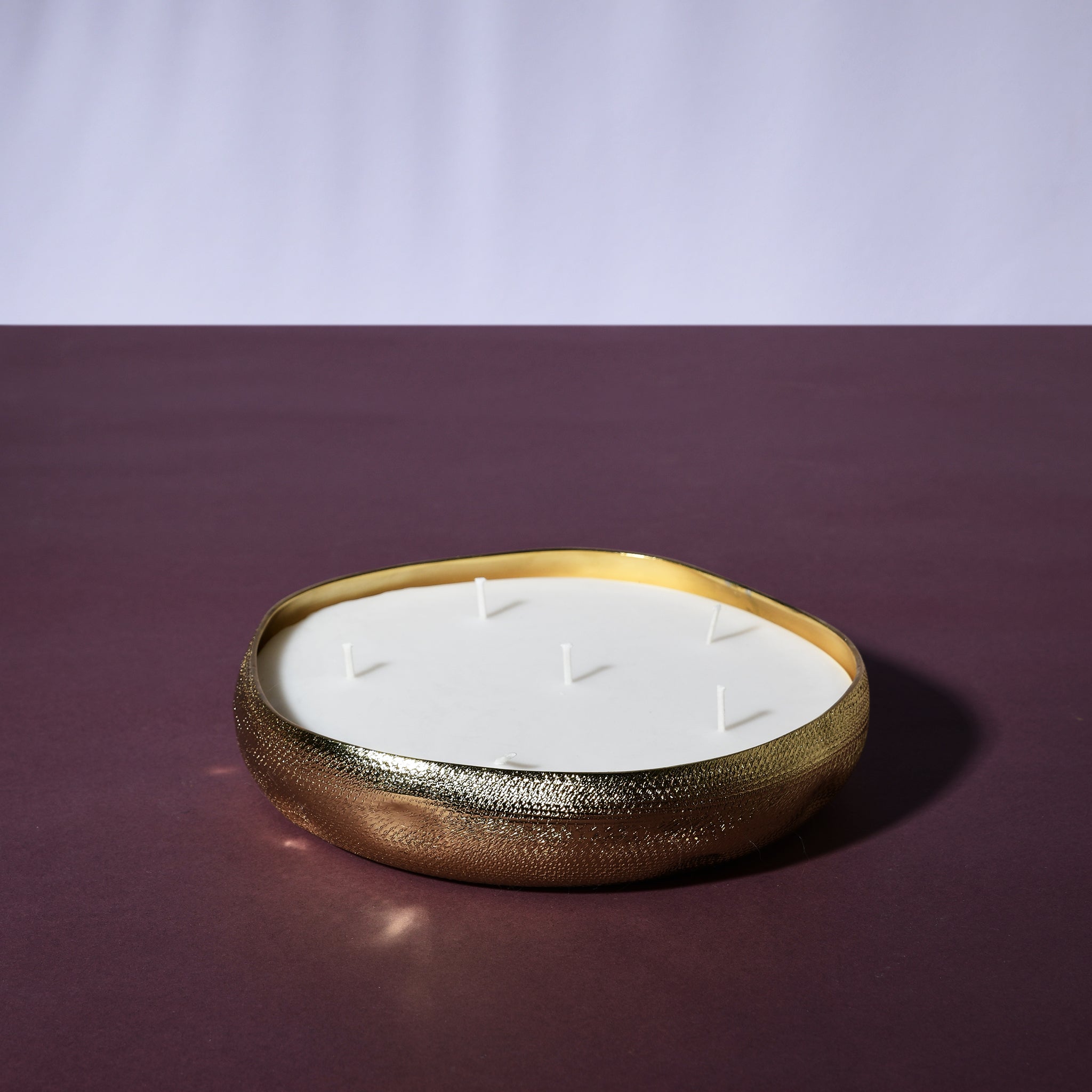 Gold Metal urli | Grainy Texture | Scented Candles